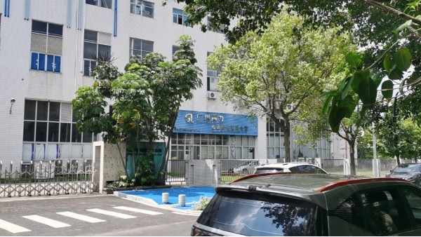 德刚与客户的业务交流
