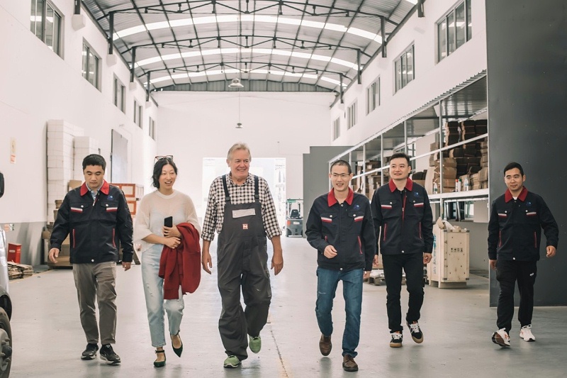 德国工程师到访德刚